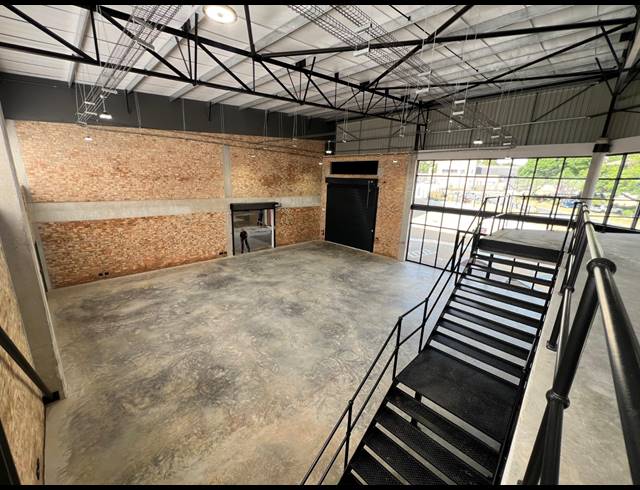 410M² WAREHOUSE TO LET IN STRIJDOMPARK